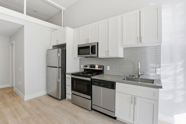 Building Photo - 80 Terra Vista Ave