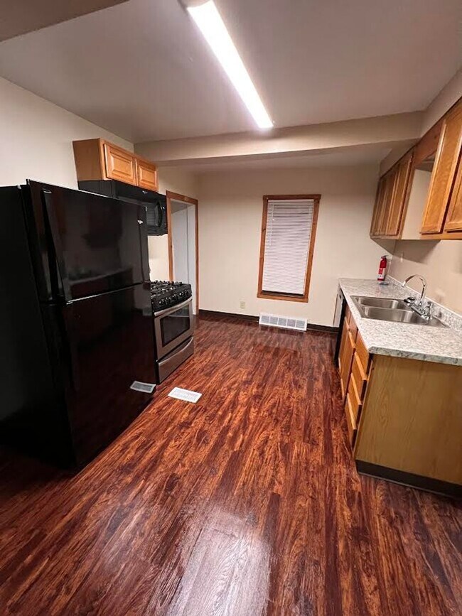 Foto del edificio - 112 Hazel St