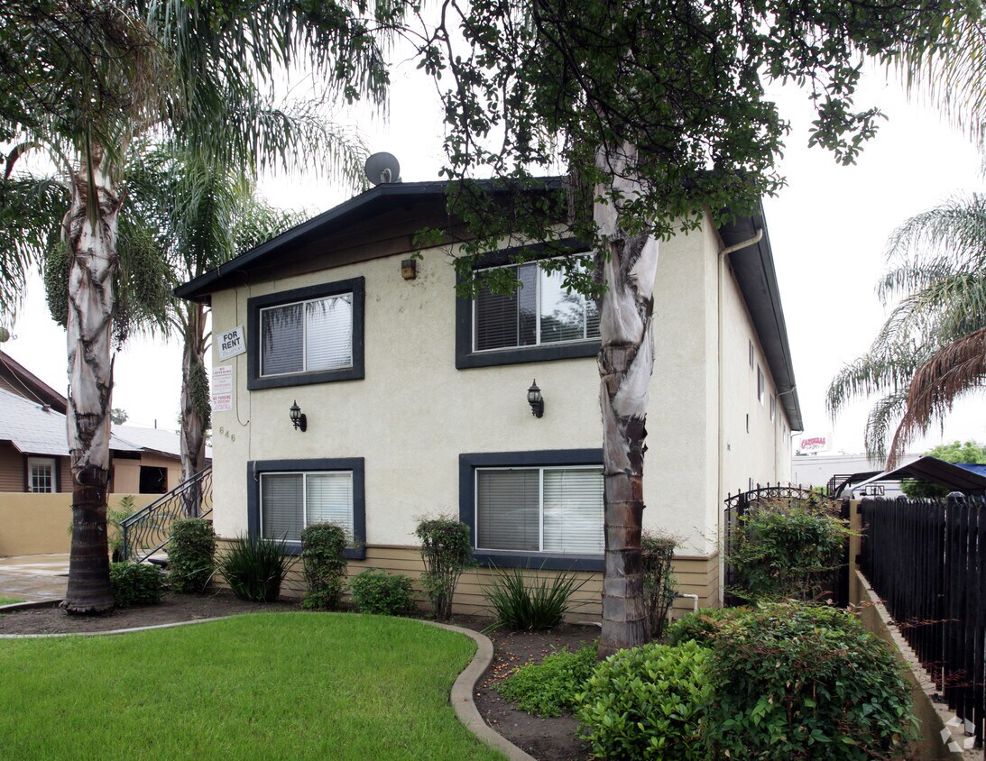 Building Photo - 646 E Pasadena St