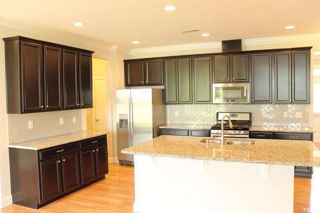 Foto del edificio - 205 Firth Glen Dr