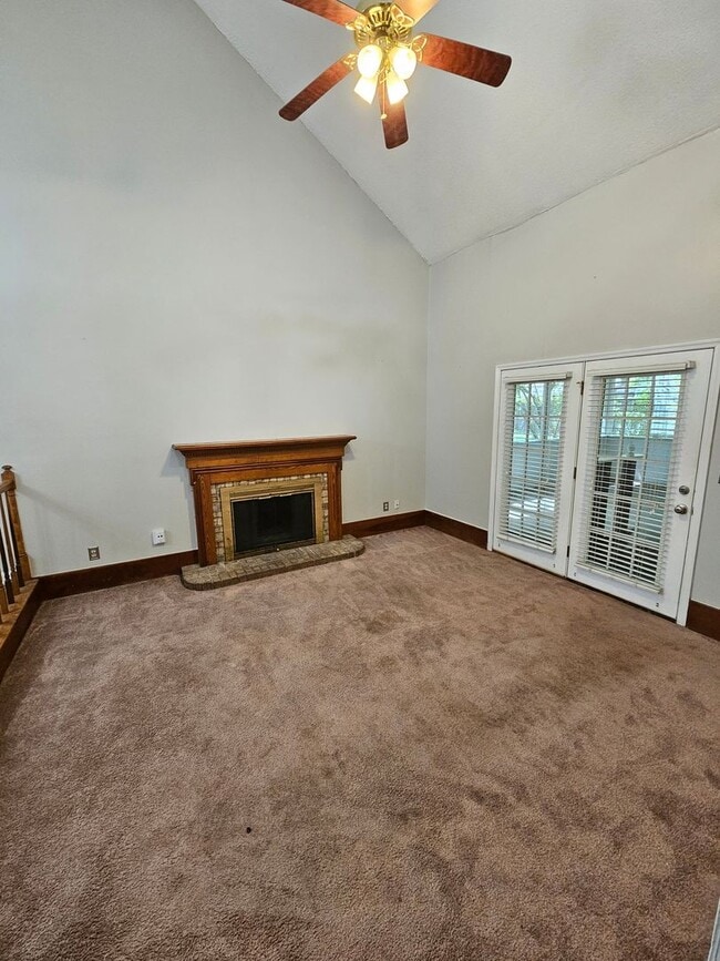 Building Photo - Charming Ladson Home