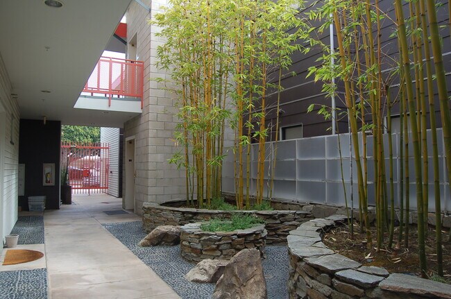 Building Photo - 1212 Euclid St