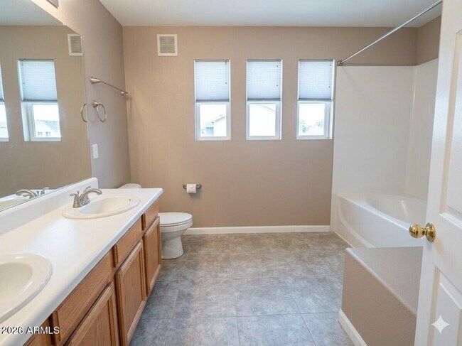 Foto del edificio - 4264 E Baylor Ln