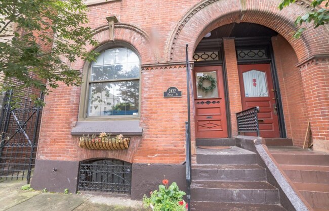 Foto del edificio - 2432 Poplar St