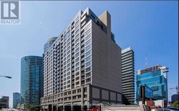 Building Photo - 20 Blue Jays Way