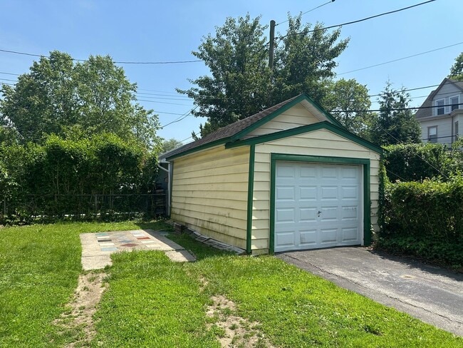 Building Photo - 416 N Swarthmore Ave