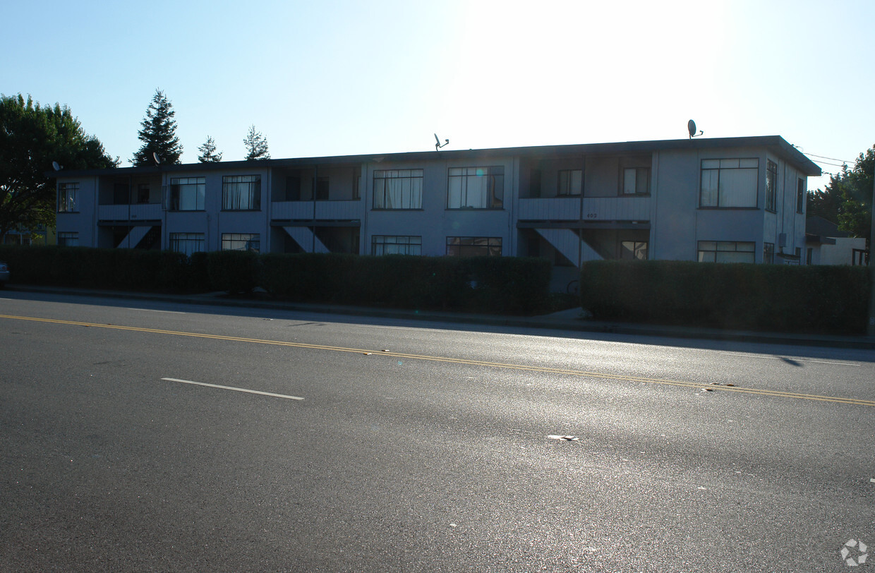 Building Photo - 402 N Fair Oaks Ave
