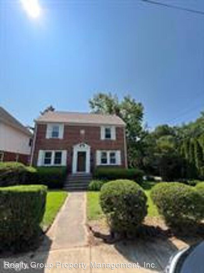 Building Photo - 5 br, 3.5 bath House - 8 Mannakee St.