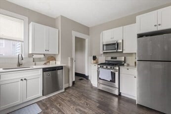Building Photo - 357 K St
