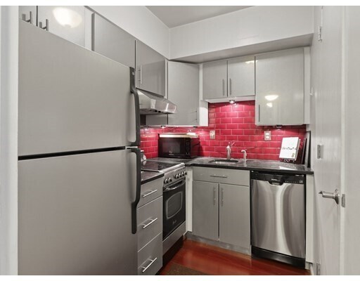 Building Photo - 330 Beacon St