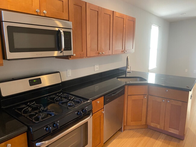 Kitchen - 1612 Christian St