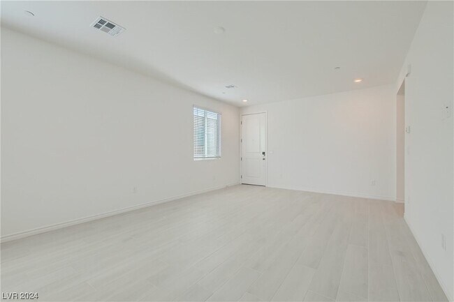 Building Photo - 9770 Redwood Cascade St