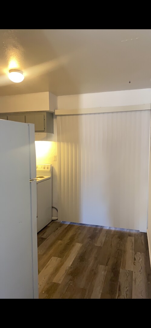 Building Photo - Spacious two bedroom off gibson