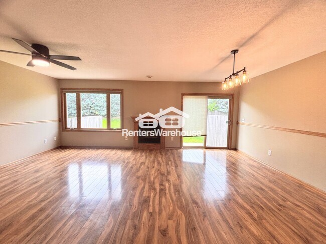 Foto del edificio - 737 Kitterman Cir