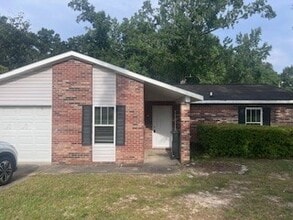Building Photo - 216 Pine Hills Dr