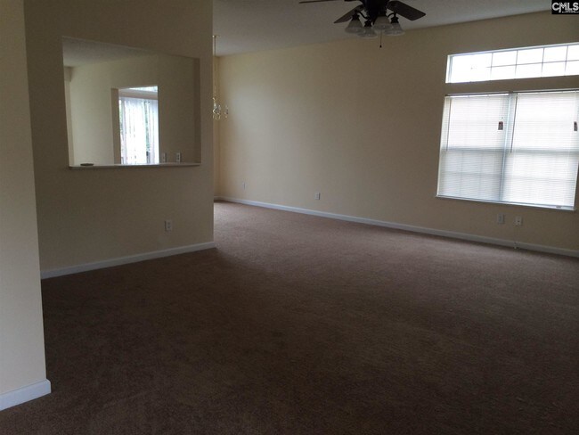 Foto del edificio - 414 Spring Oak Ln