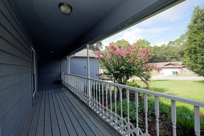 Foto del edificio - 504 Miller Ln