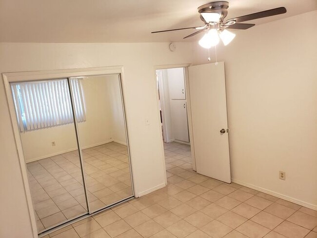 Building Photo - La Mesa 2BR with large Private Yard