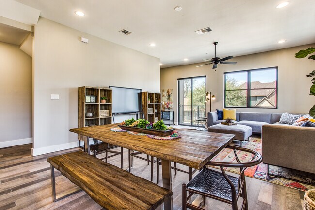 Foto del edificio - 3149 Lubbock Ave