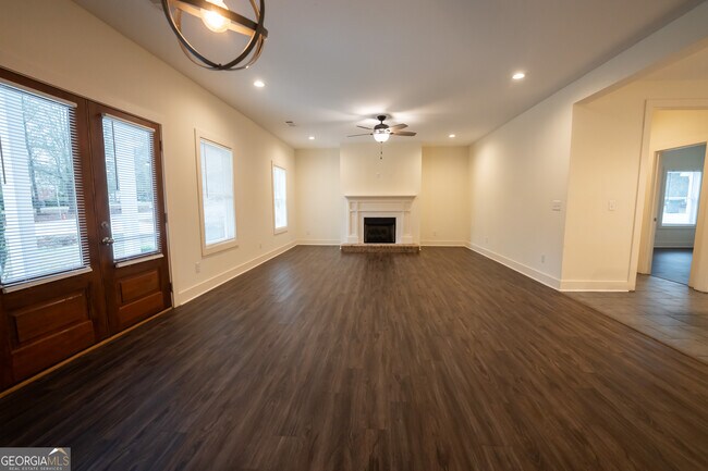 Foto del edificio - 1020 Bell Cir