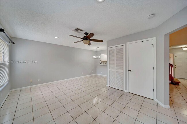 Building Photo - 10858 Cypress Glen Dr