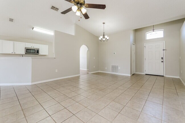 Foto del edificio - 15922 Wilkinson Dr