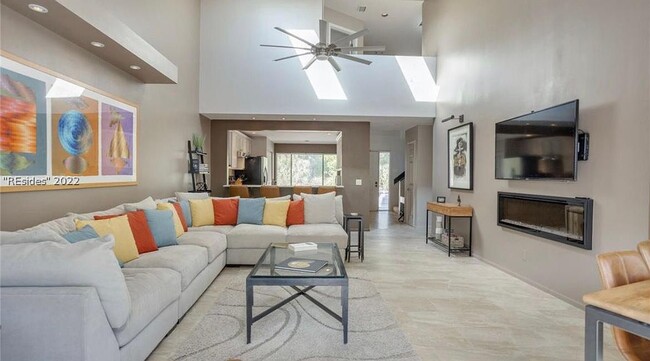 Foto del edificio - 7 Lake Forest Dr