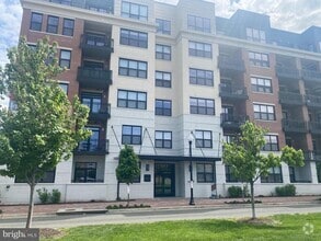 Building Photo - 737 Swann Ave