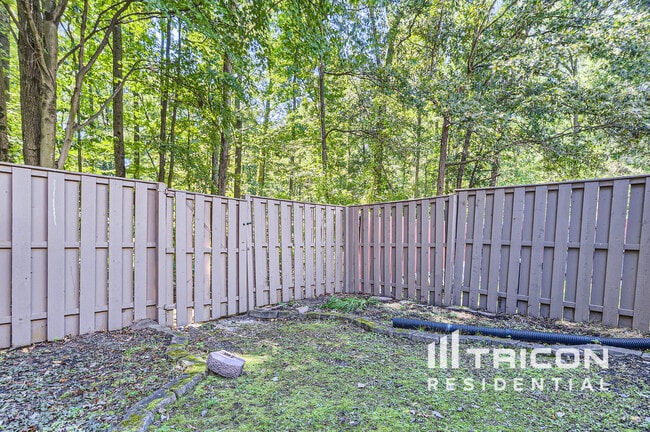 Building Photo - 166 Langdon Farm Cir