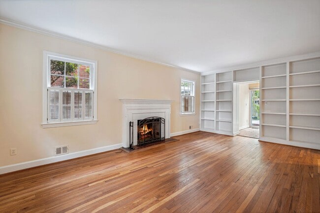 Building Photo - Charming Colonial in Chevy Chase DC Availa...