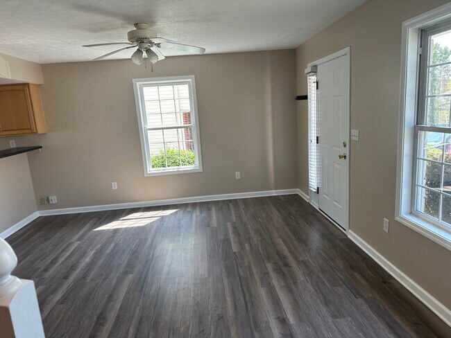 Building Photo - 1337 S Stella Dr