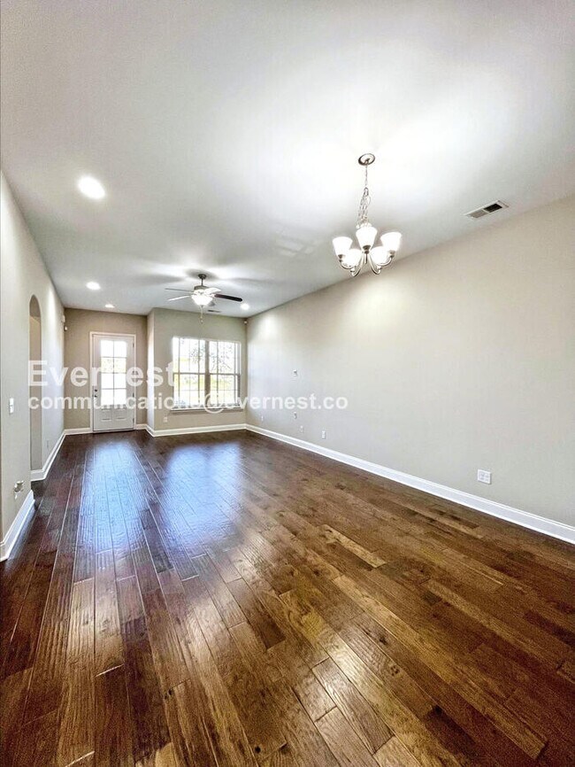 Foto del edificio - 2067 Inland Dr