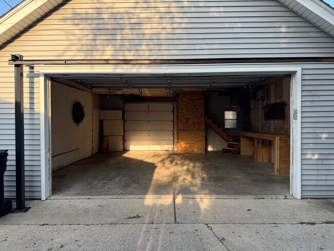 Building Photo - 3652 N Nora Ave