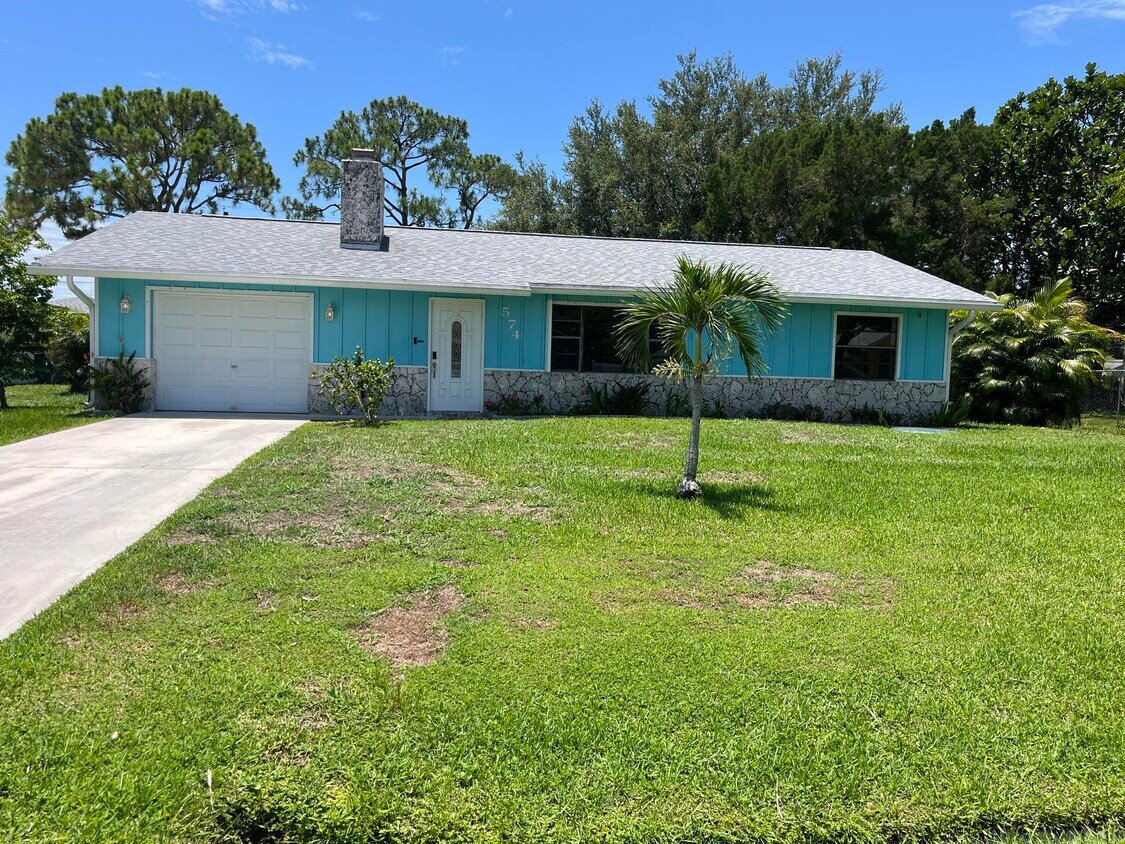 Foto principal - 574 SW Duval Ave