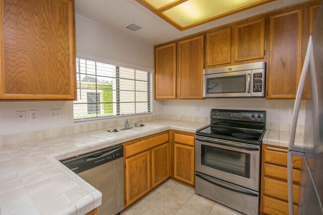 Foto del edificio - Spacious Dual-Master Condo!