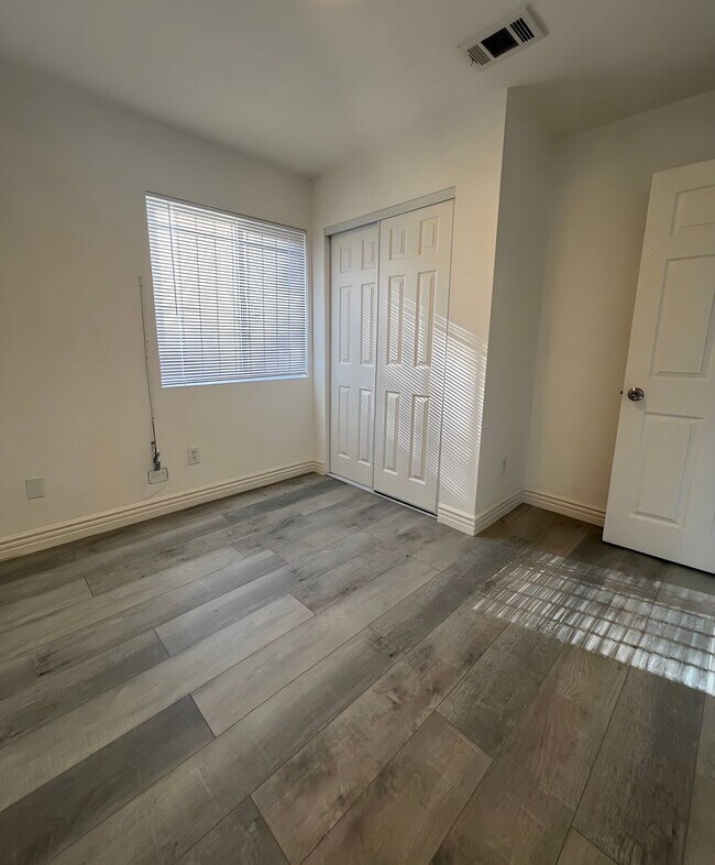Foto del edificio - 159 E 83rd St