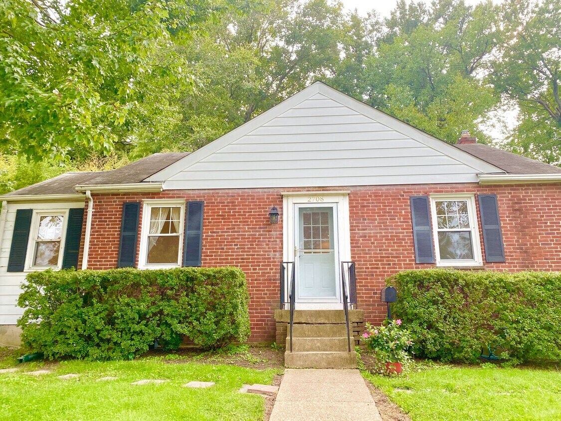 Foto principal - Huge 3 Bedroom SFH in Silver Spring!