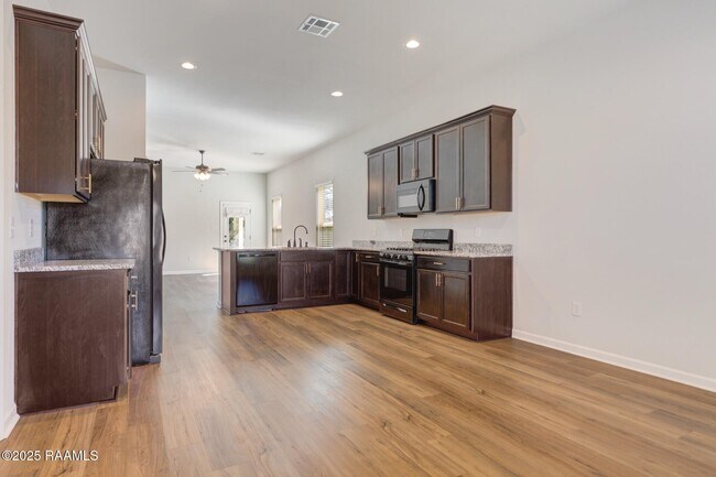 Foto del edificio - 136 Lightbourne Dr