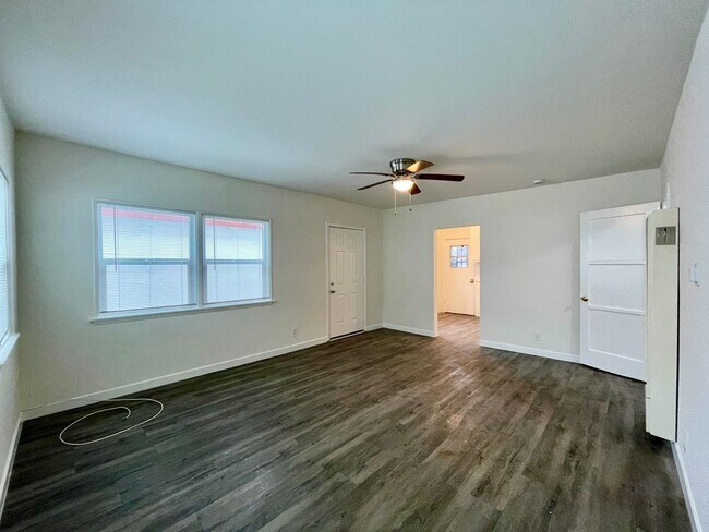 Foto del edificio - Cozy 1bd 1 ba In Los Angeles