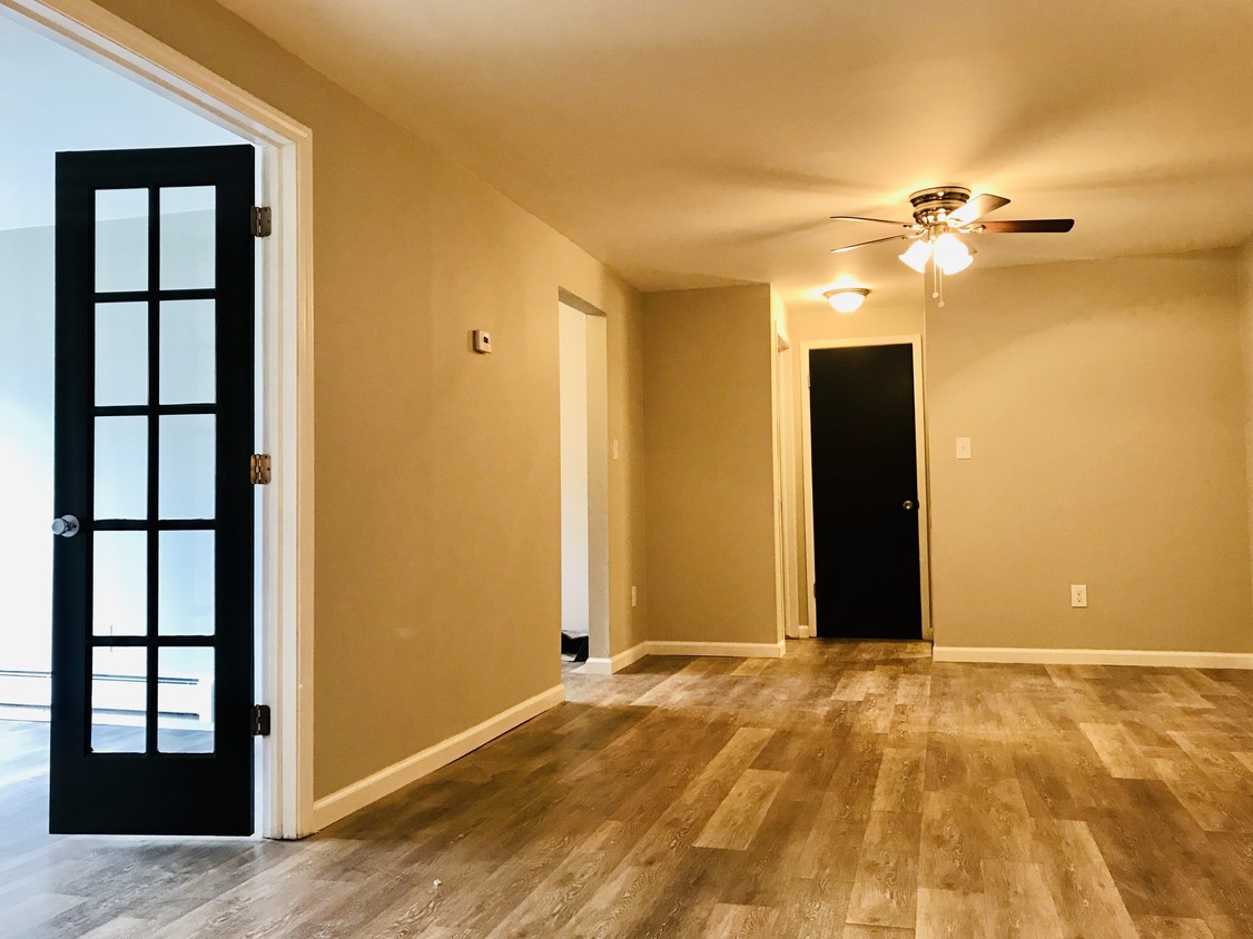 Primary Photo - Canterbury Apartments