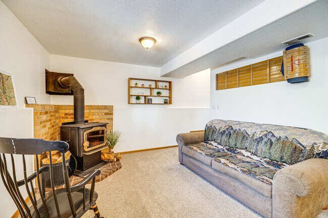 Building Photo - 320 E Gunnison Ave