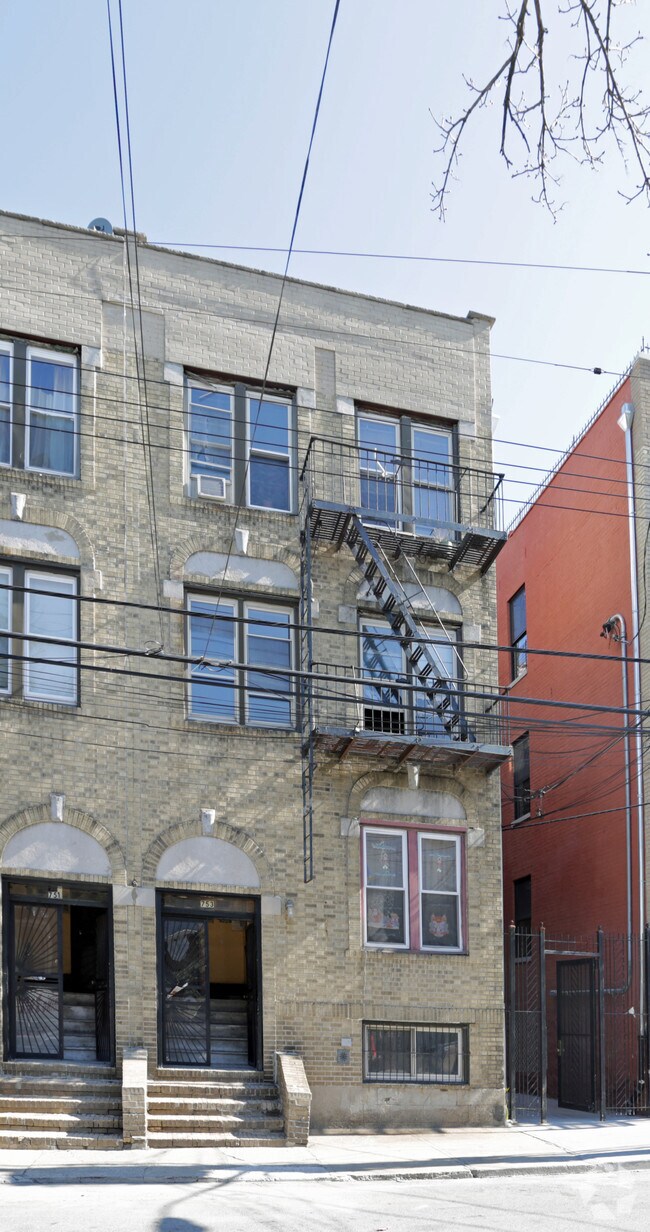 Building Photo - 753 E 224th