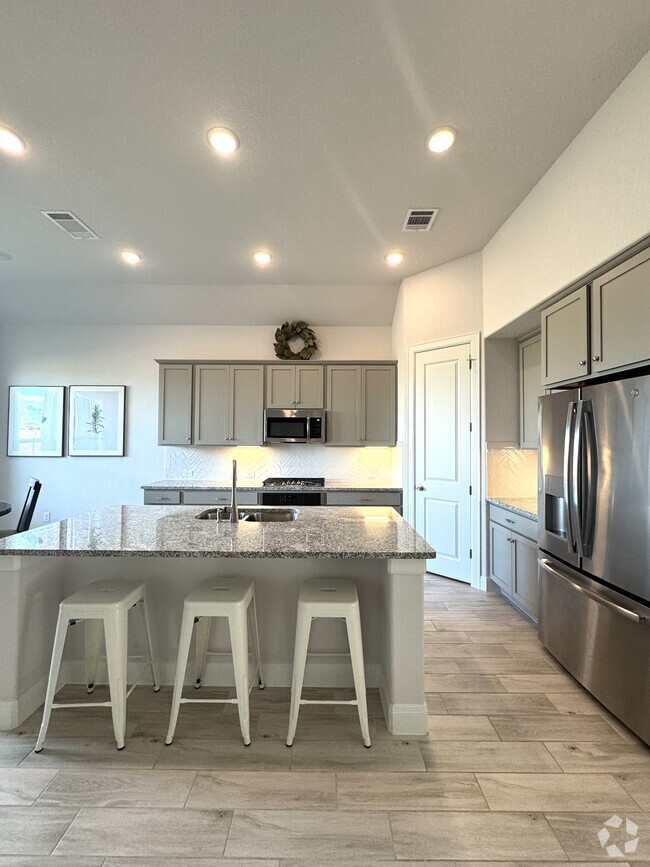Building Photo - 6713 Brindisi Pl