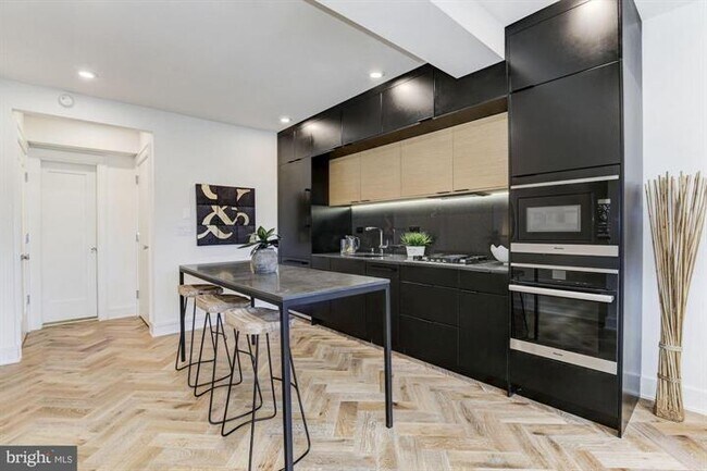 Foto del edificio - 1900 Biltmore St NW