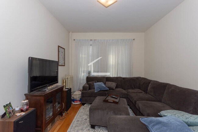 Foto del edificio - Beautiful 1 bed 1 bath in Allston....