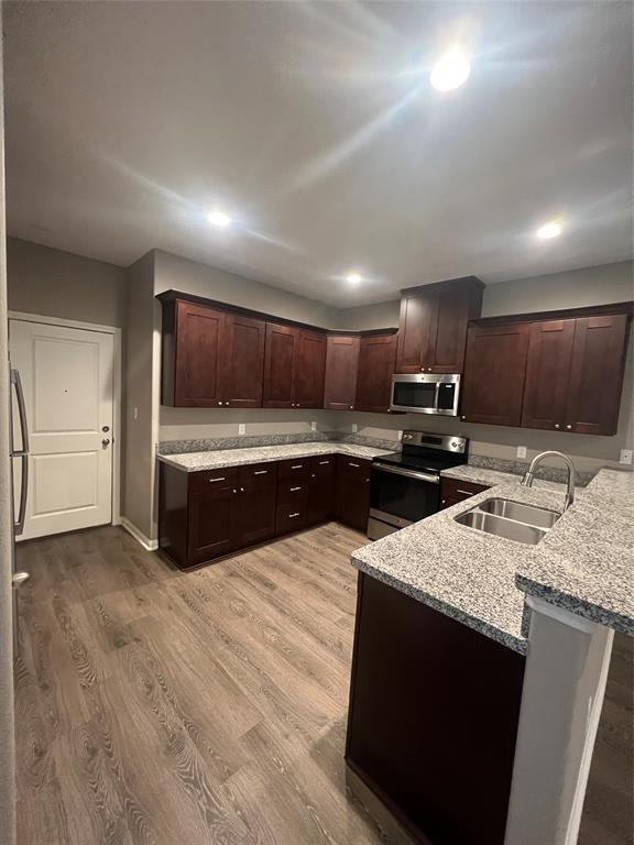 Building Photo - 124 Artesian Way