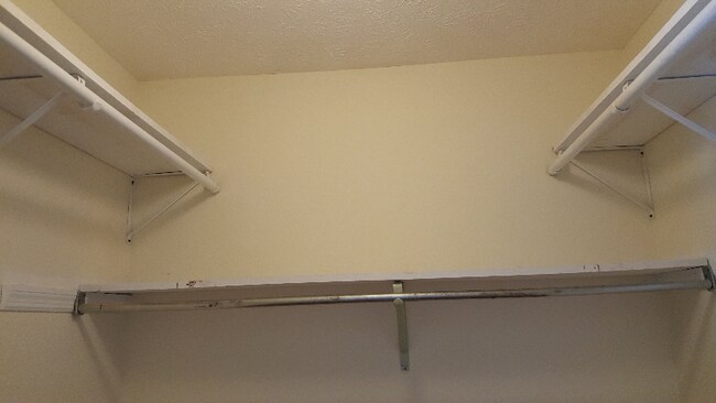 Foto del edificio - 608 Windcrest Dr