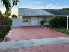 Building Photo - 842 SW 89th Ave