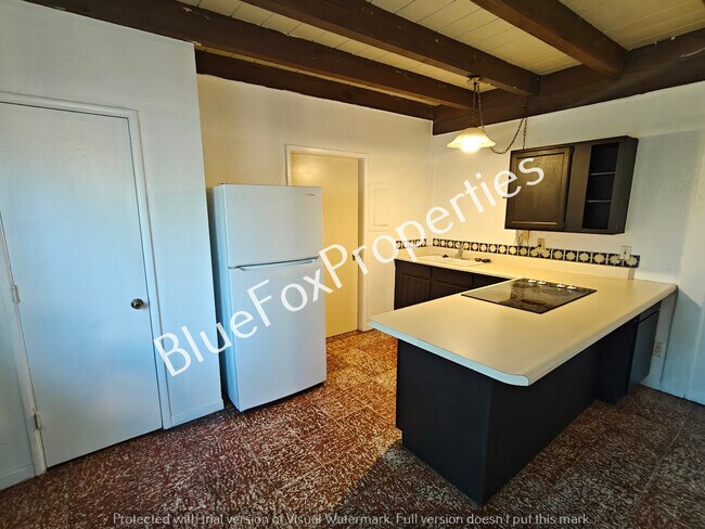 Foto del edificio - 1942 E Prince Rd