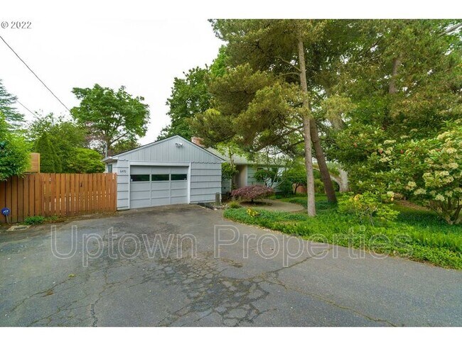 Foto del edificio - 6470 SW Old Scholls Ferry Rd